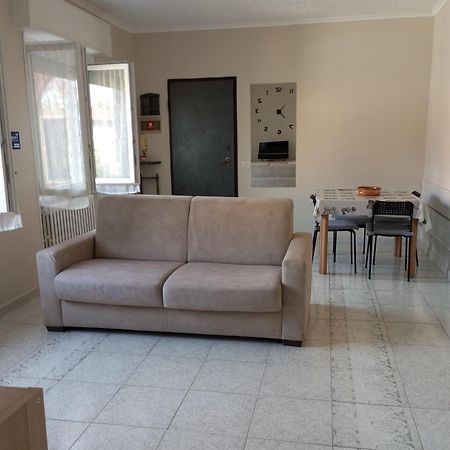 Casa Vacanze Il Fiore Di Loto Apartment Zibido San Giacomo Luaran gambar