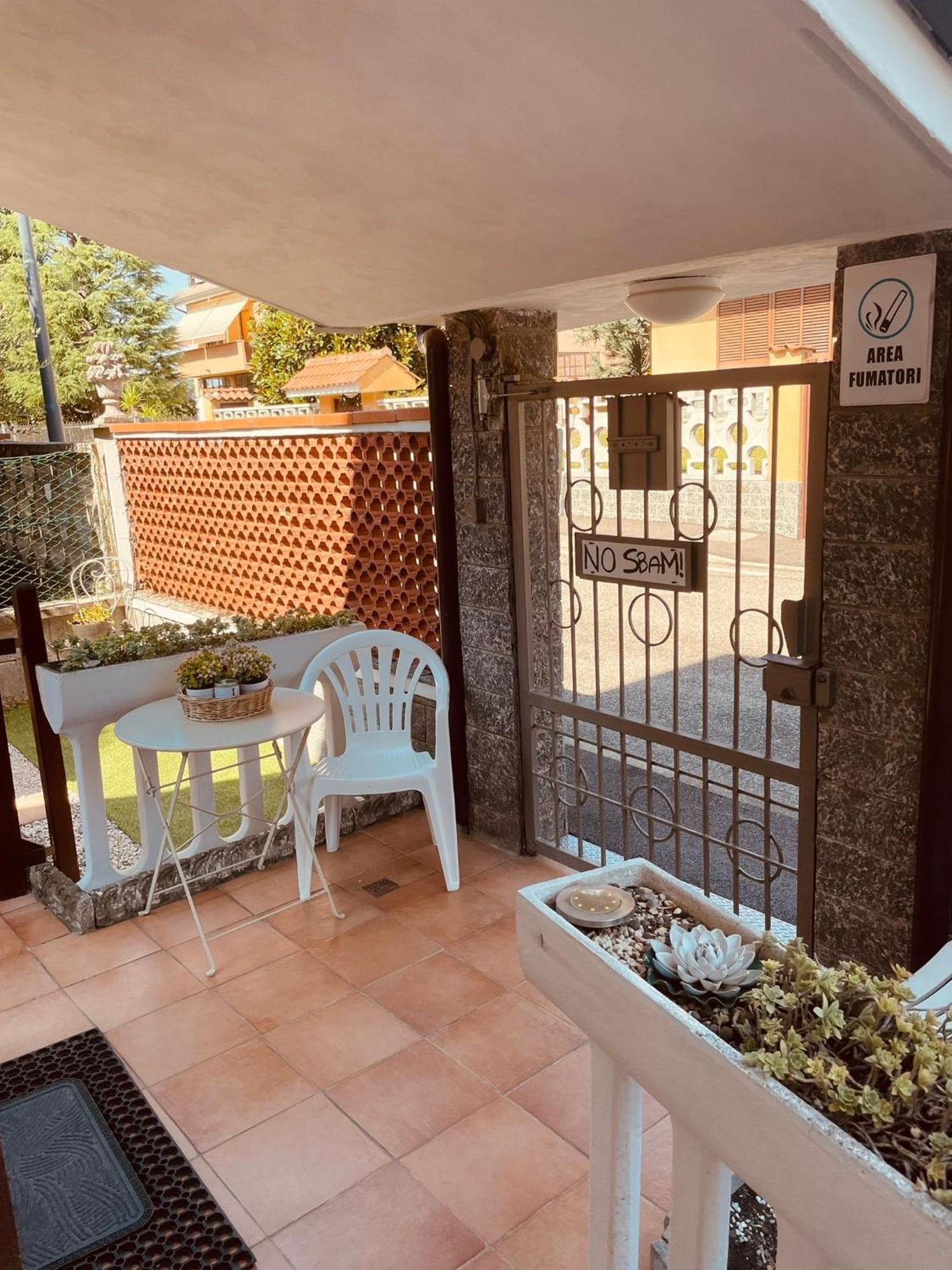 Casa Vacanze Il Fiore Di Loto Apartment Zibido San Giacomo Luaran gambar
