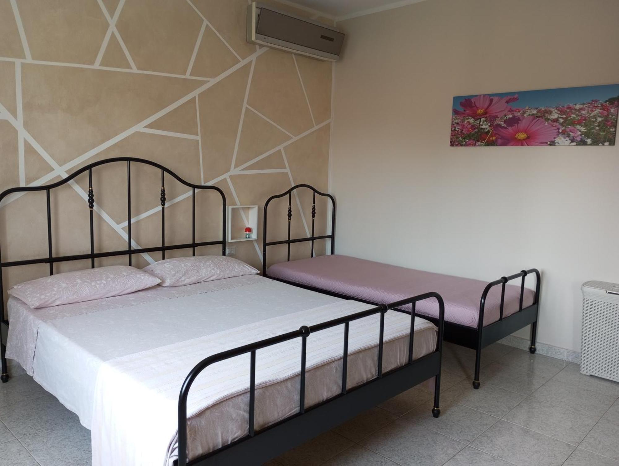 Casa Vacanze Il Fiore Di Loto Apartment Zibido San Giacomo Luaran gambar